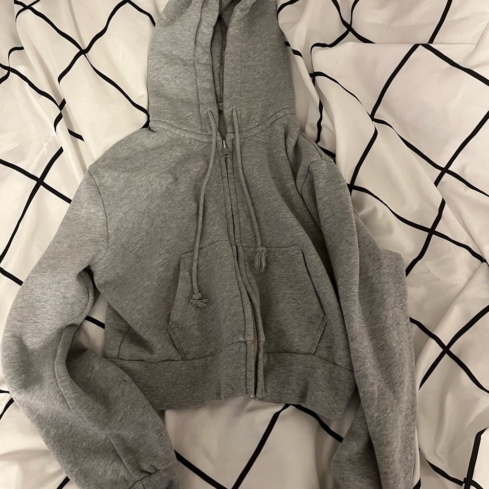 Croped zip up lightly used